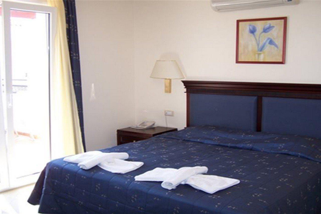 Caldera Bay Hotel Platanés Kültér fotó