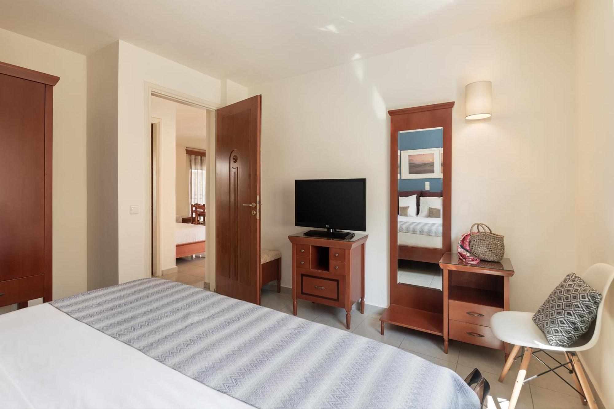 Caldera Bay Hotel Platanés Kültér fotó