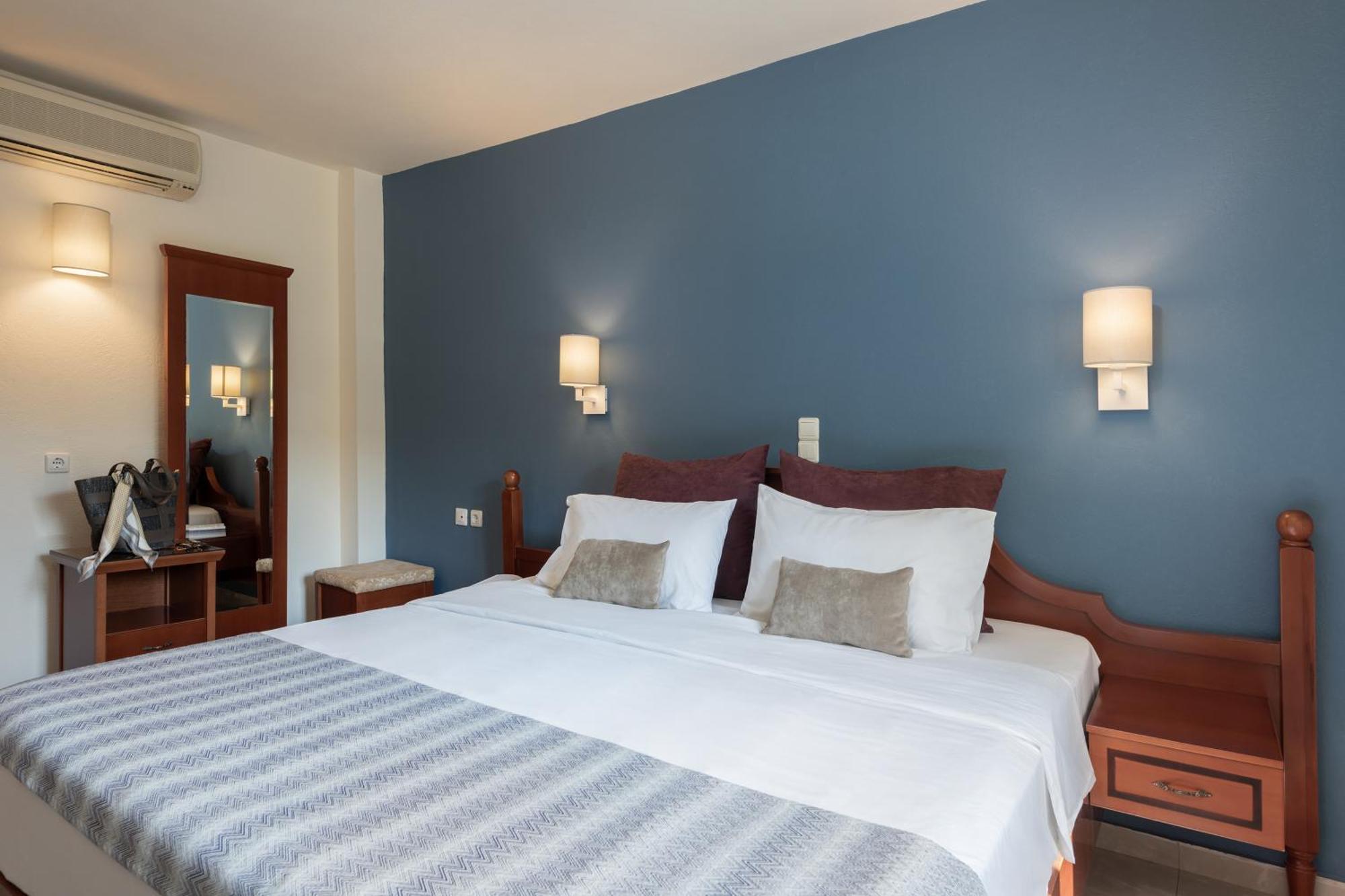 Caldera Bay Hotel Platanés Kültér fotó
